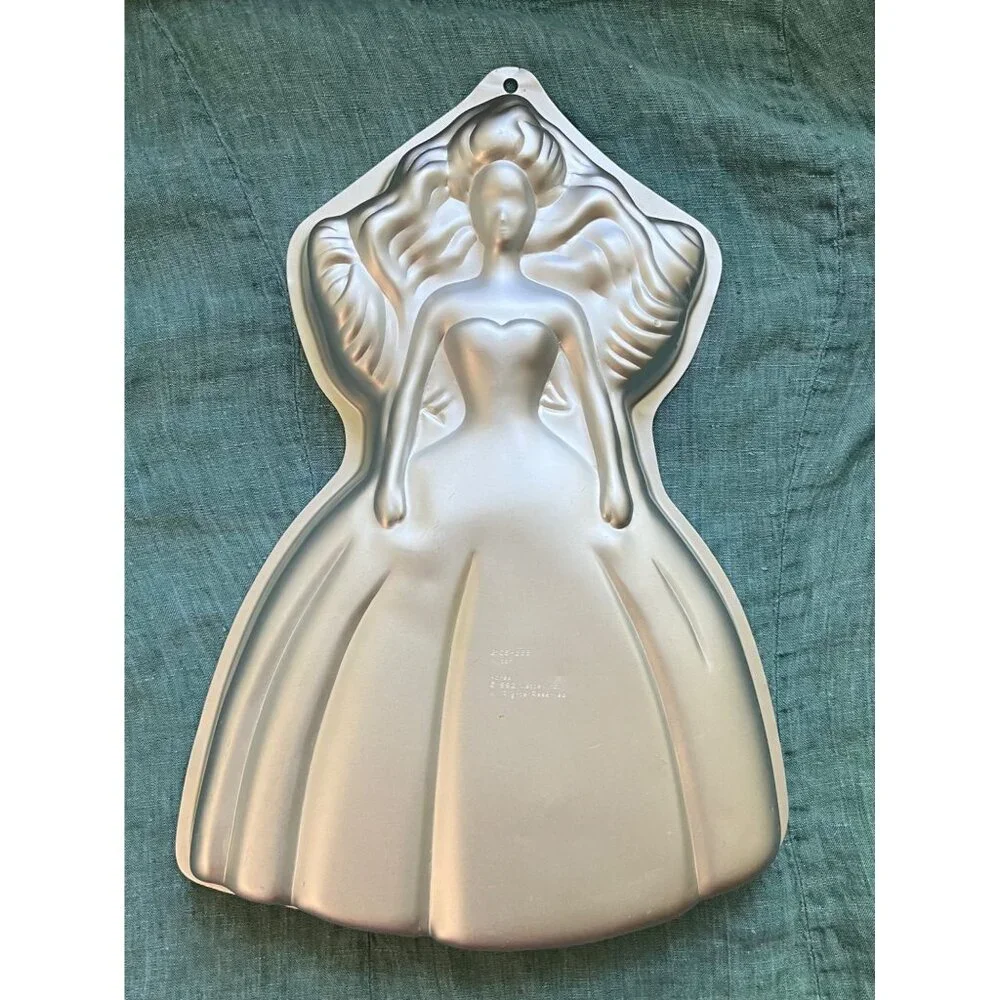 VTG ‘92 Wilton Cake Pan Barbie Full Size Aluminum Mattel 2105 2551 Mold Angel